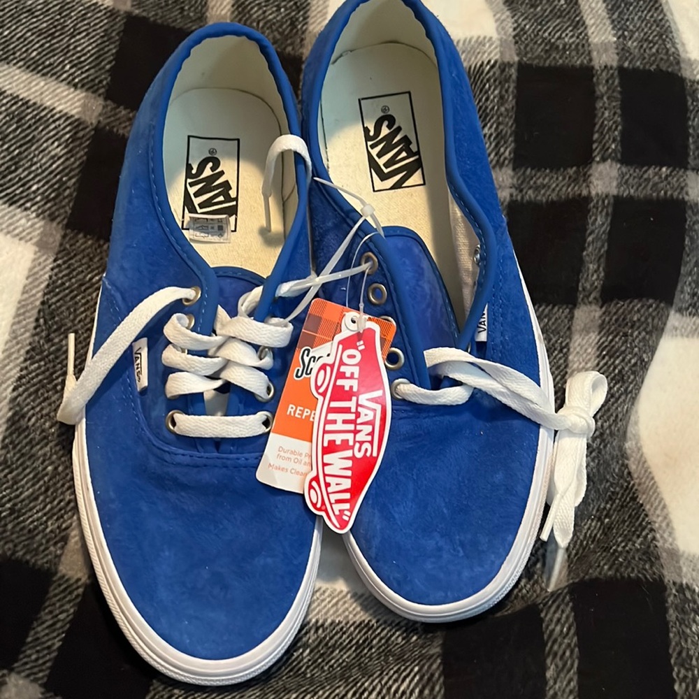 NWOT suede Vans